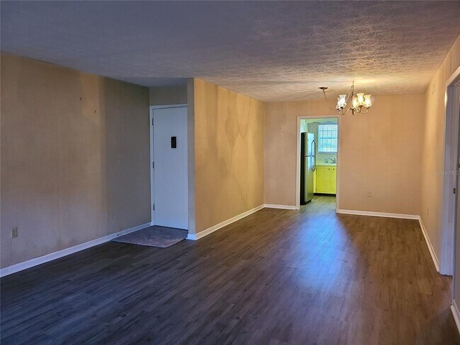 Foto del edificio - 4310 Lake Underhill Rd