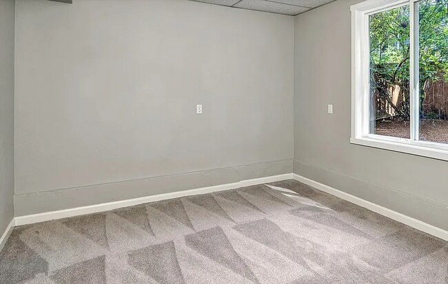 Foto del edificio - 5 bedroom delightful craftsman home in Covington