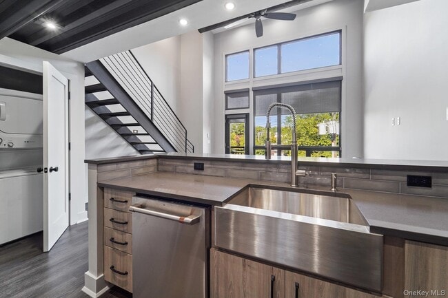 Foto del edificio - 172 E Prospect Ave