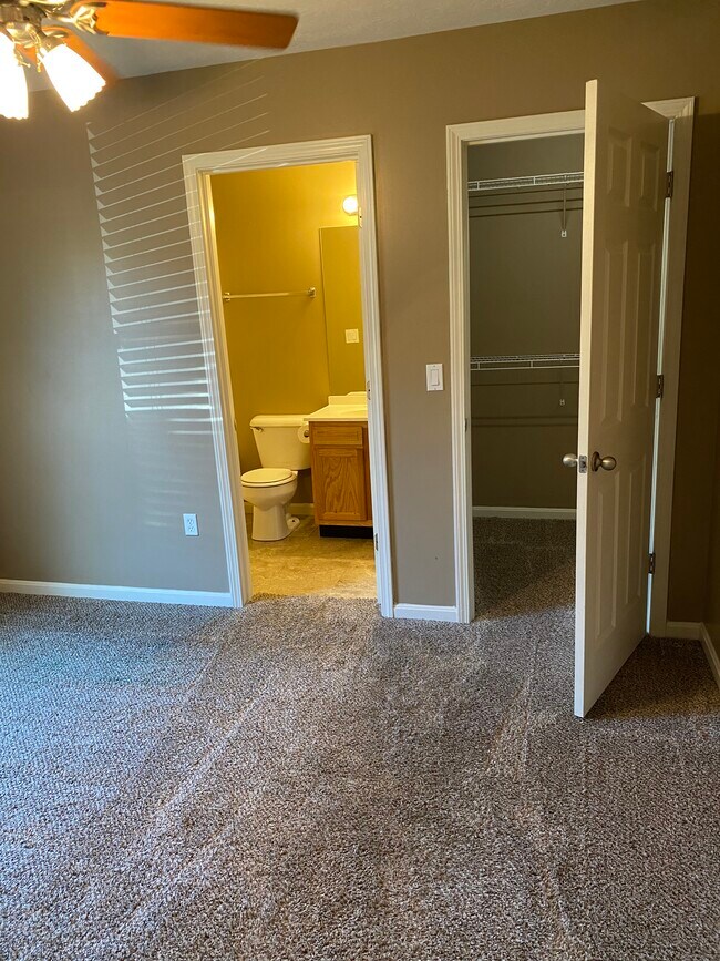 Building Photo - 2508 Woodland Ct