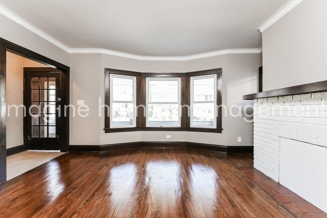 Building Photo - 1327 Lakewood Ave