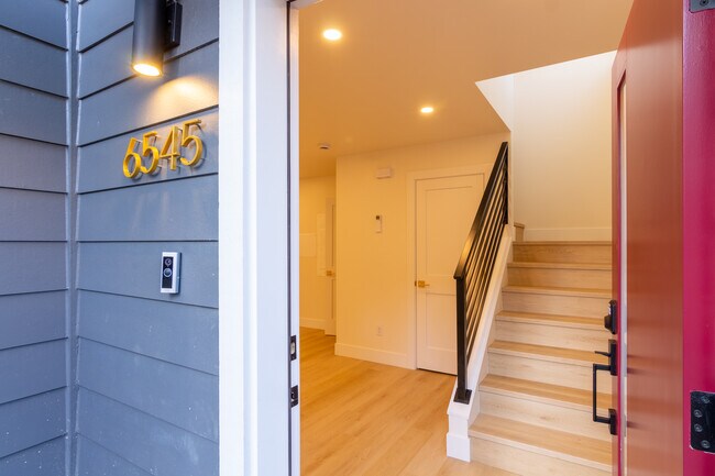 Foto del edificio - 6547 26th Ave NW