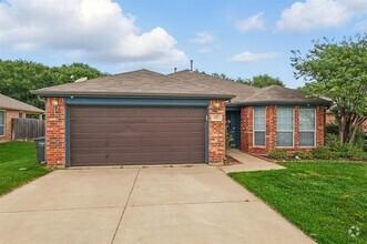 Building Photo - 812 Coppin Dr
