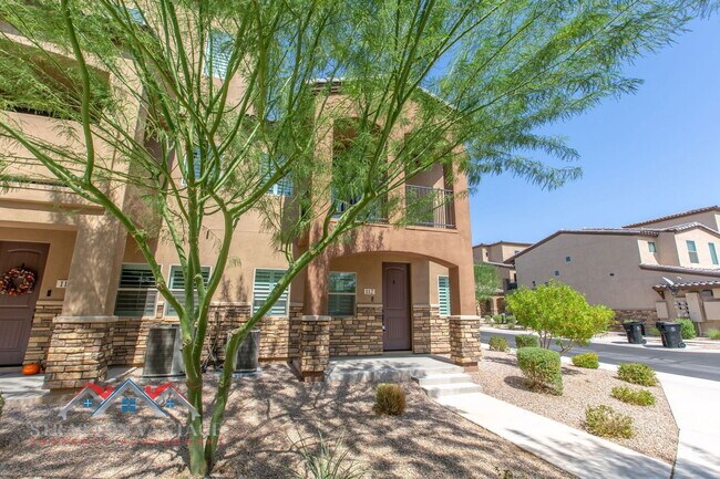 Foto del edificio - 2821 S Skyline Dr