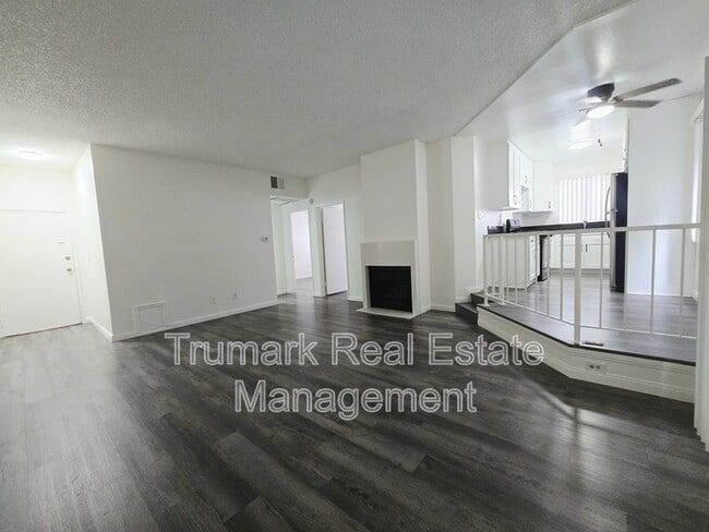 Foto del edificio - 14605 Burbank Blvd
