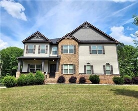 Building Photo - 525 Twelve Oaks Dr
