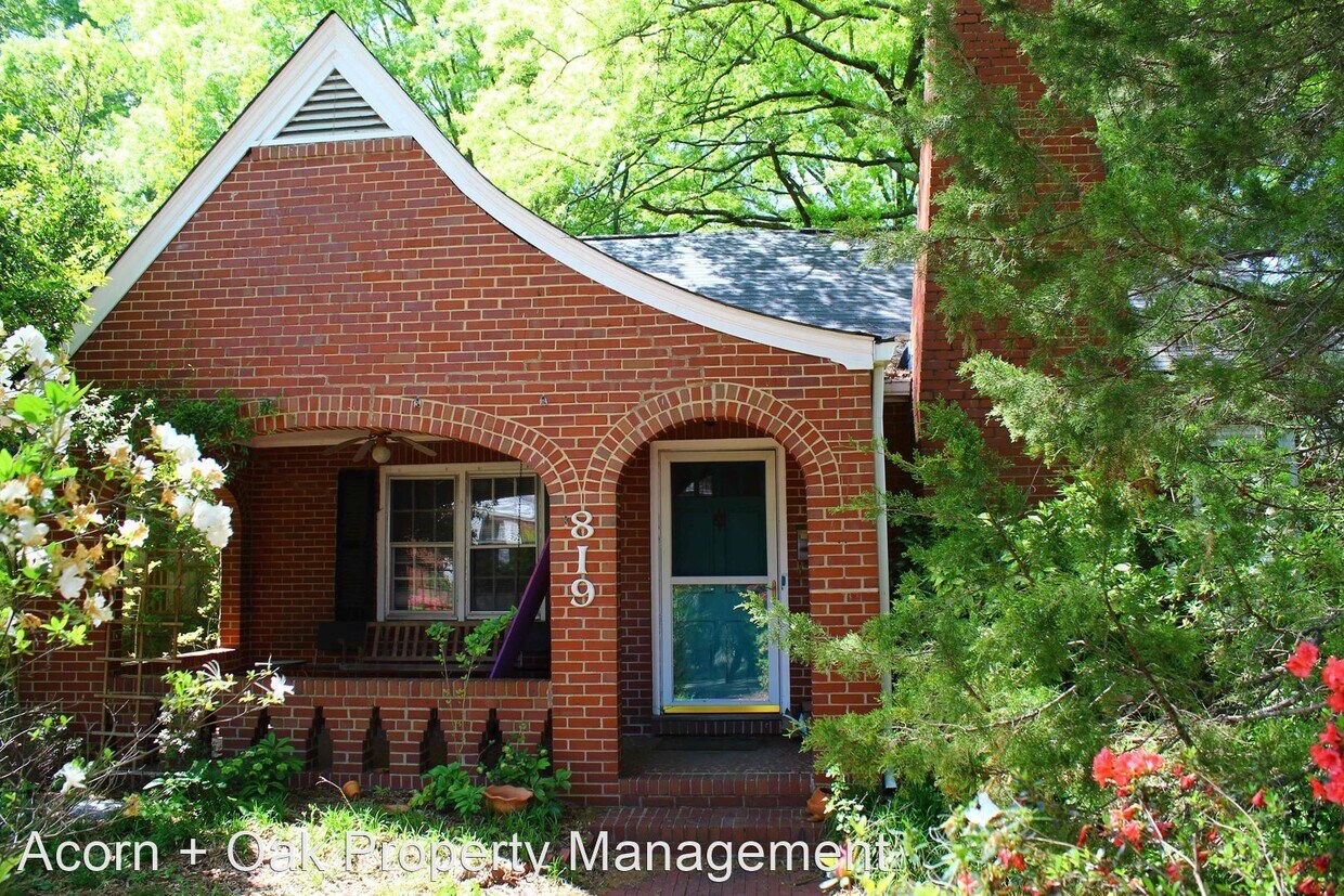 Primary Photo - 3 br, 1.5 bath House - 819 N Buchanan Blvd