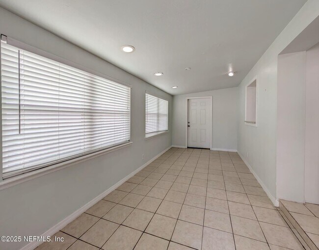 Foto del edificio - 802 8th Ave N