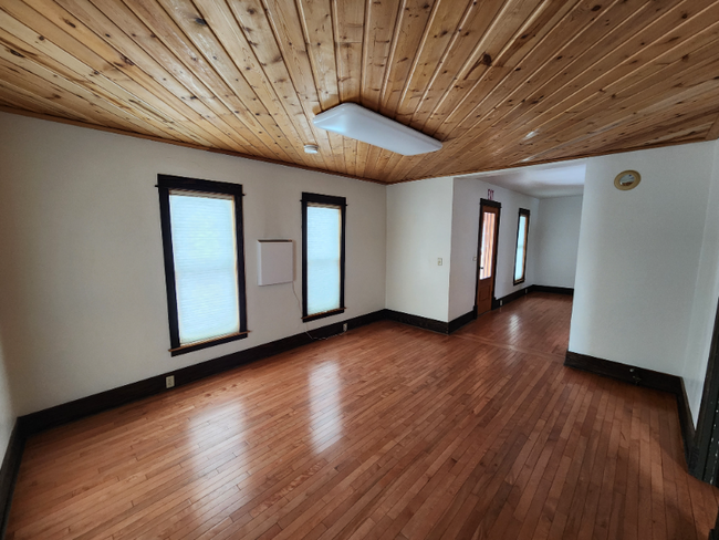 Foto del edificio - 549 E Mendenhall St