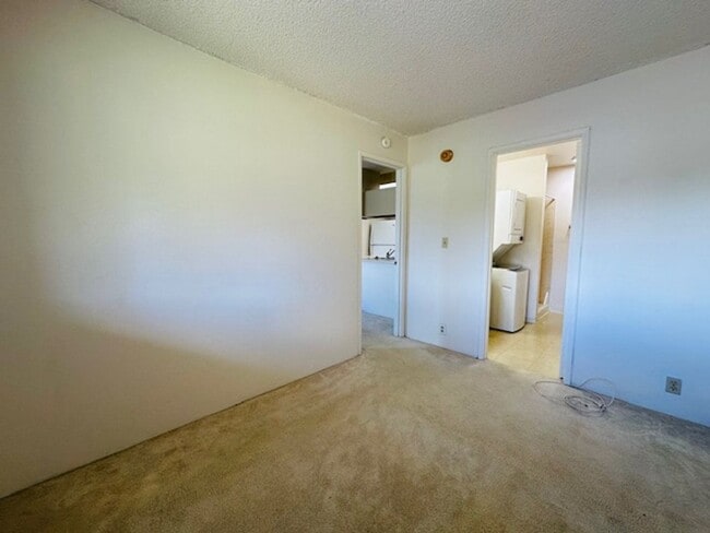 Building Photo - 1 Bedroom, 1 Bathroom, 1 Parking (Hikino)