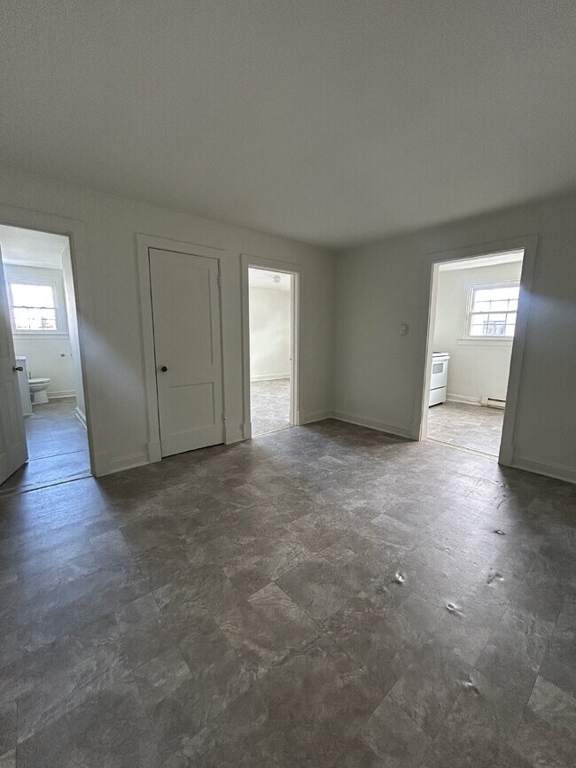 Foto del edificio - 1-Bedroom 1 Bathroom in Downtown Front Royal - Cozy 650 Sq. Ft. Gem on East Main Street!