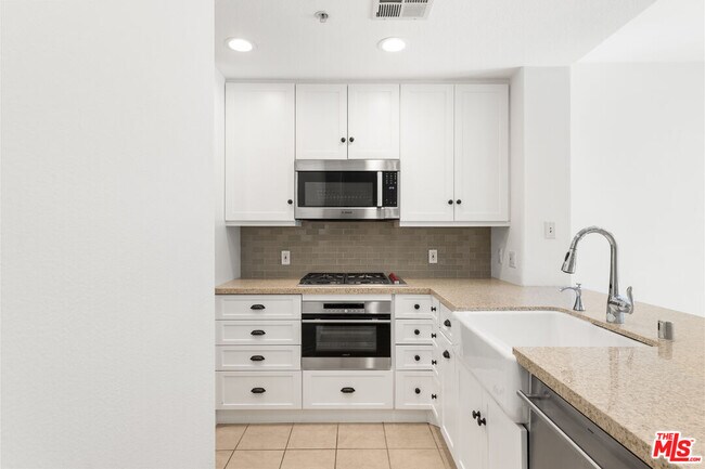 Foto del edificio - 13075 Pacific Promenade