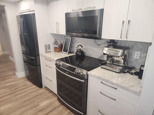 Foto del edificio - 899 Jeffery St