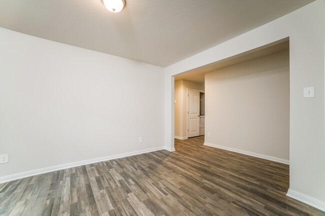 Building Photo - 15815 Del Norte Dr