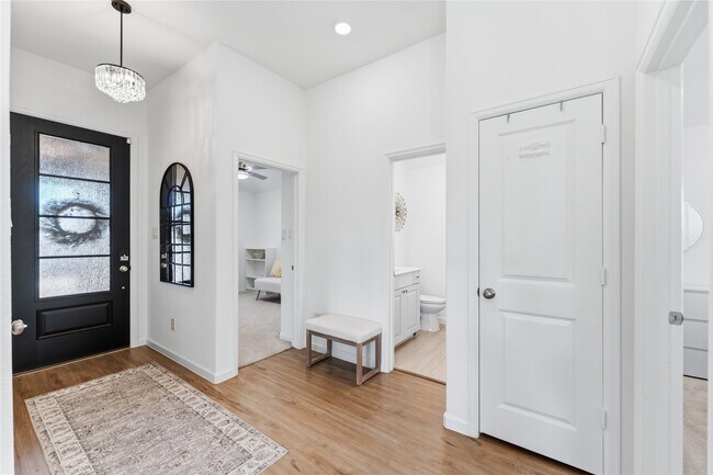 Building Photo - 30843 Boxwood Dr