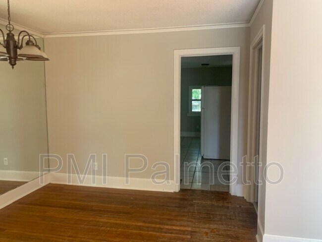 Foto del edificio - 2441 Waites Rd