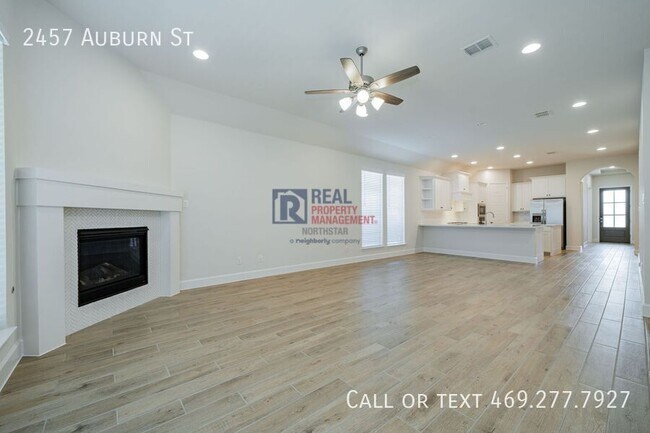 Foto del edificio - 2457 Auburn St