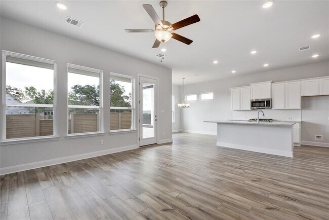 Building Photo - 112 Revere Dr