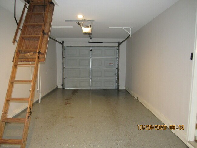 Building Photo - 8323 Meadowlark Dr, Indpls, IN 46226