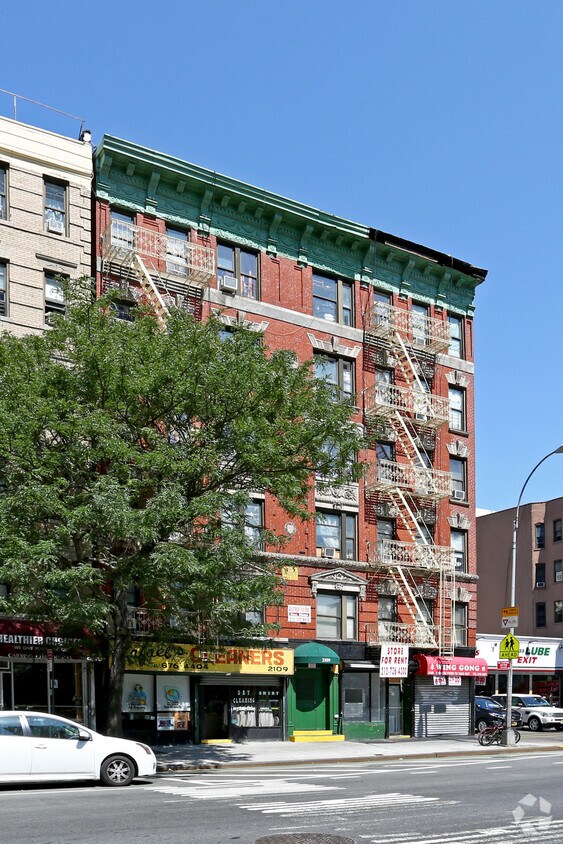 Building Photo - 2109 1st Ave