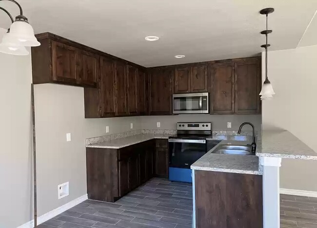 Building Photo - 107 Virginia Way