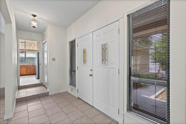 Foto del edificio - 11203 Bluff Canyon Dr