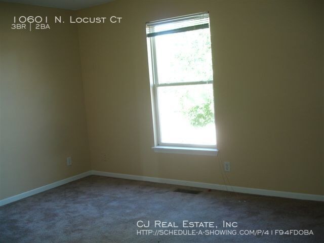 Foto del edificio - 10601 N Locust Ct