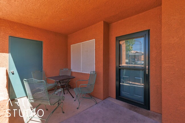 Foto del edificio - Furnished 3 Bedroom, 2 Bathroom Condo at T...
