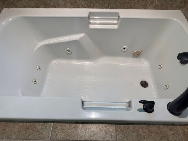 Foto del edificio - 3 Bed/2 Bath Home in Canton