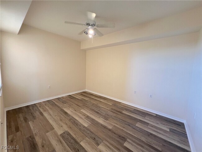 Foto del edificio - 8470 Kingbird Loop