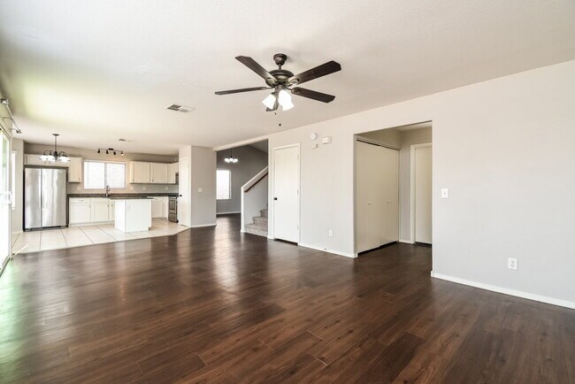 Foto del edificio - 493 E Harrison St