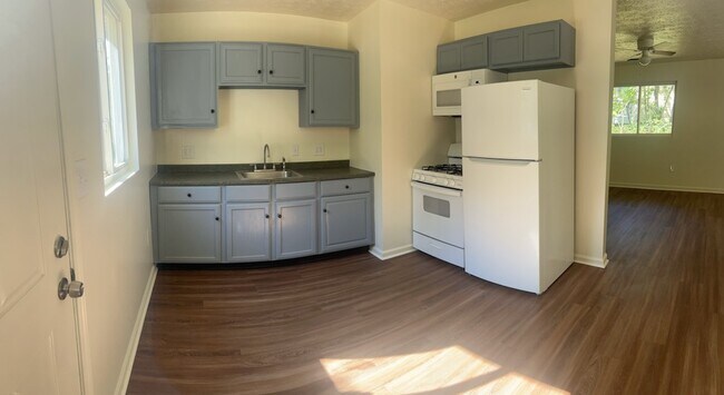Building Photo - 1128 Homeside Ave