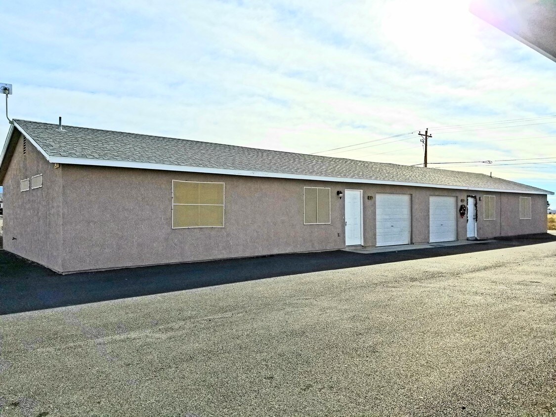 1921 Haiwee St, Pahrump, NV 89048 Condo for Rent in Pahrump, NV