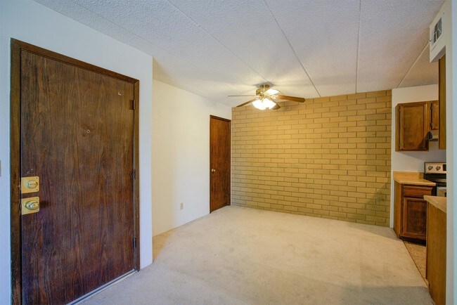 Foto del edificio - 111 Sugar Pine Ln