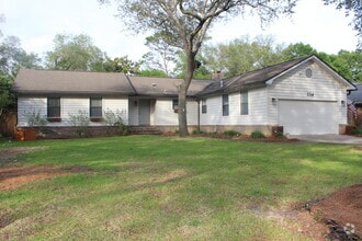 Building Photo - 334 Jamaica Way