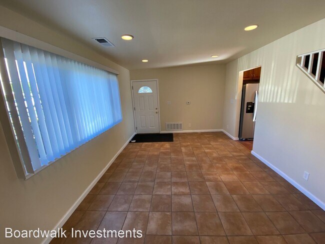 Foto del edificio - 4 br, 2 bath House - 648 Manor Dr.