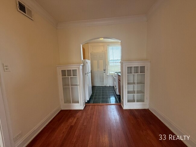 Building Photo - 2751 N Lavergne Ave