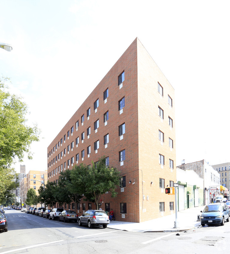 Foto del edificio - 866 E 178th St