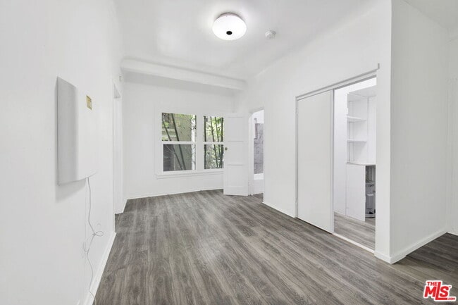 Foto del edificio - 225 E Garfield Ave