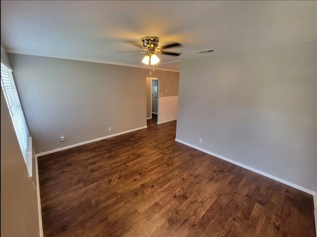 Foto del edificio - 2447 Hiawatha St