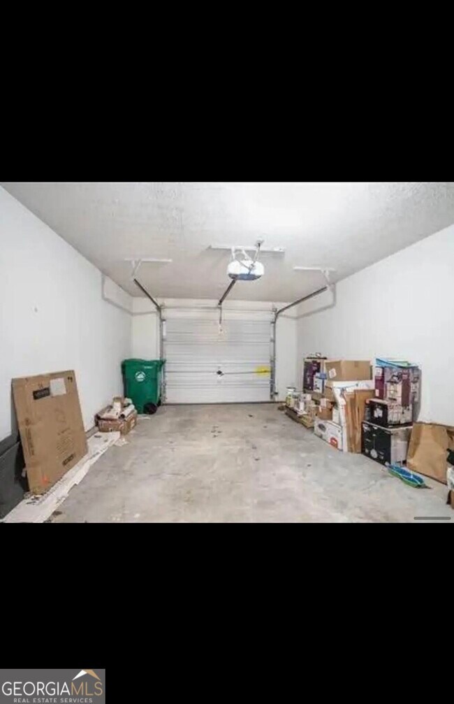 Foto del edificio - 5563 Windfall Ln