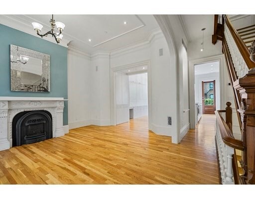 Primary Photo - 72 W Rutland Square