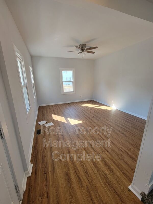 Foto del edificio - 2026 Camden Ave