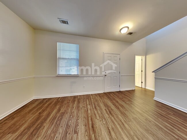 Foto del edificio - 113 Education Blvd