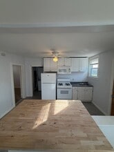 Building Photo - 38 Marple Ave