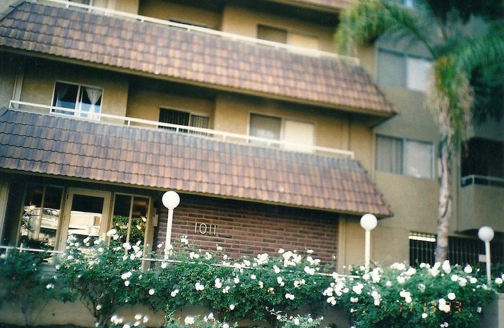 Primary Photo - 1011 Palm Ave