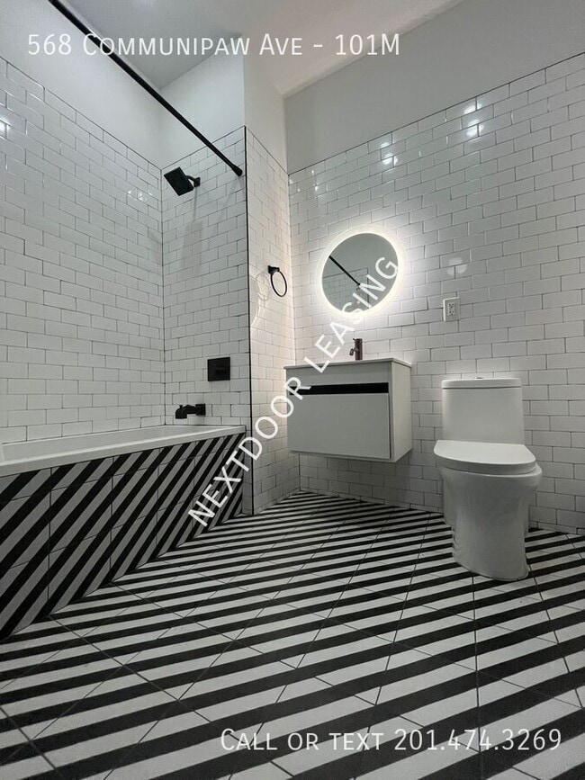 Foto del edificio - 568 Communipaw Ave