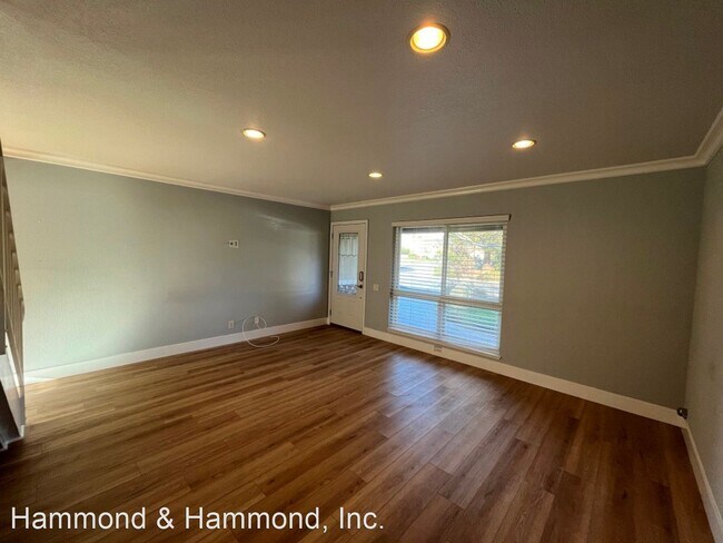 Building Photo - 3 br, 2 bath House - 981 Ravenwood Ave.