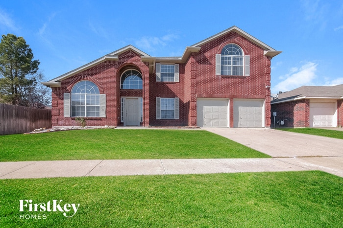 Primary Photo - 215 Quail Meadows Ln