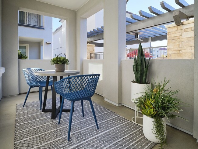 Building Photo - Amano